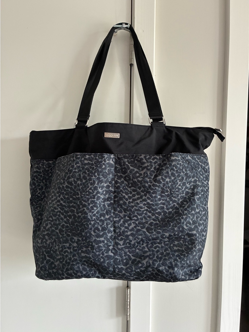 Baggallini Black and Gray Leopard-Print Travel Tote